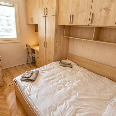 Lejlighed Large & Spacious With Fantastic Views