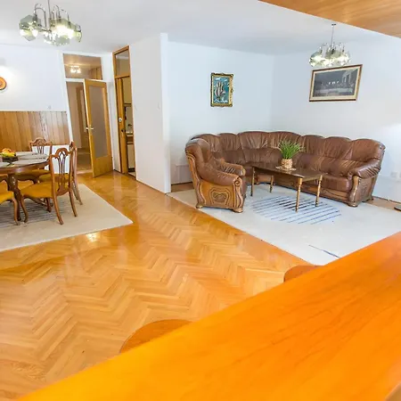 Large & Spacious With Fantastic Views * Mokosica