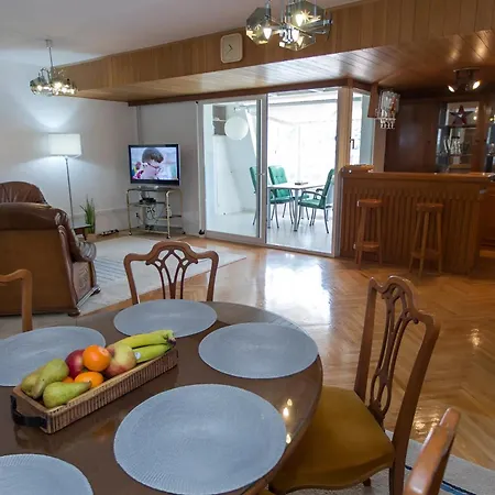 Large & Spacious With Fantastic Views