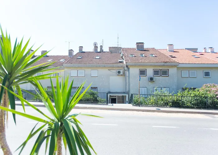 Large & Spacious With Fantastic Views