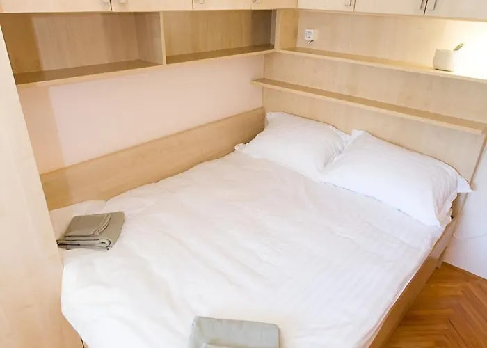 Large & Spacious With Fantastic Views *