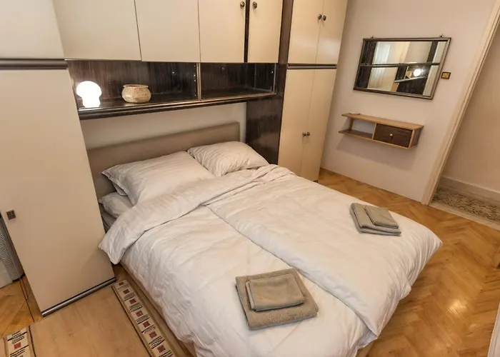 Large & Spacious With Fantastic Views Apartman