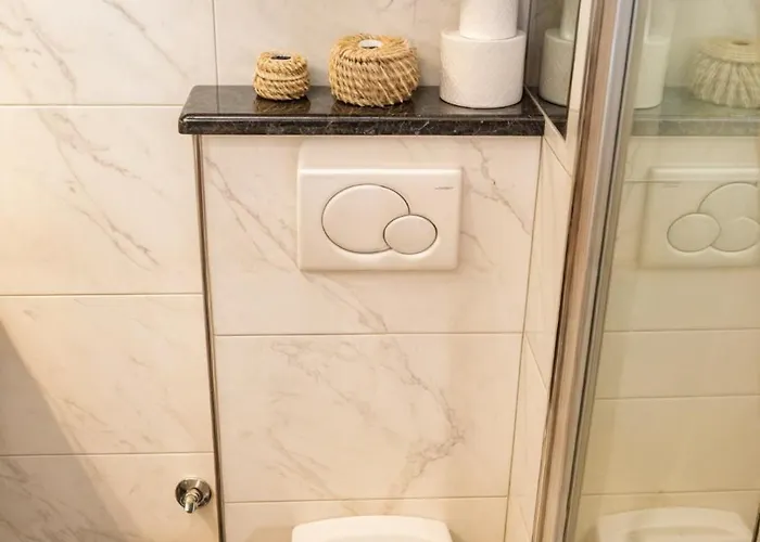 Large & Spacious With Fantastic Views