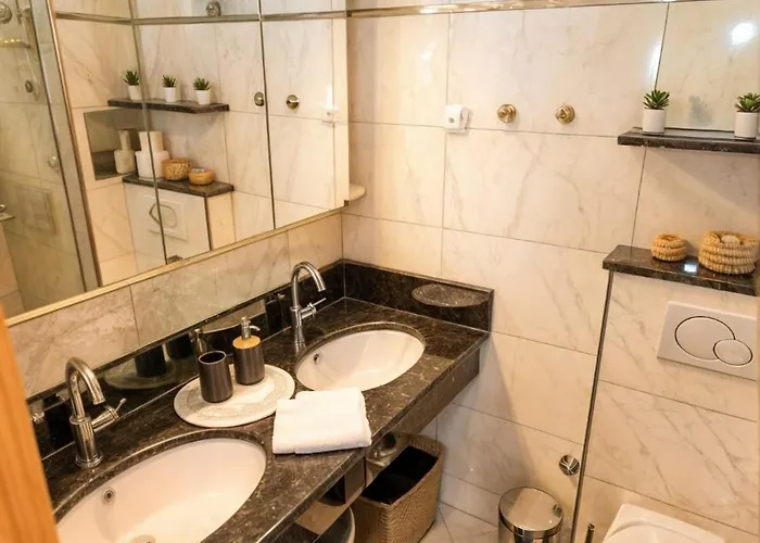 Lägenhet Large & Spacious With Fantastic Views Mokošica