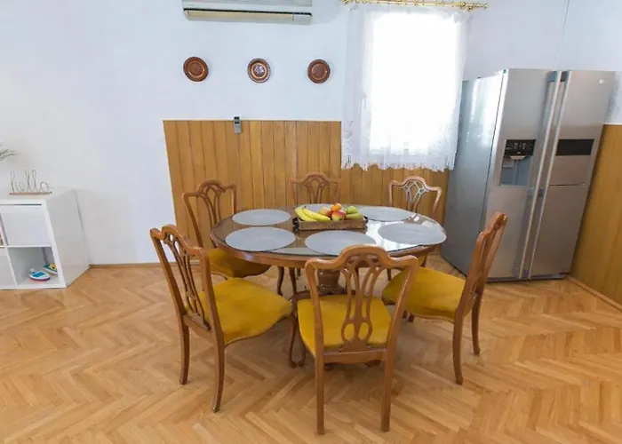 Large & Spacious With Fantastic Views Apartman *